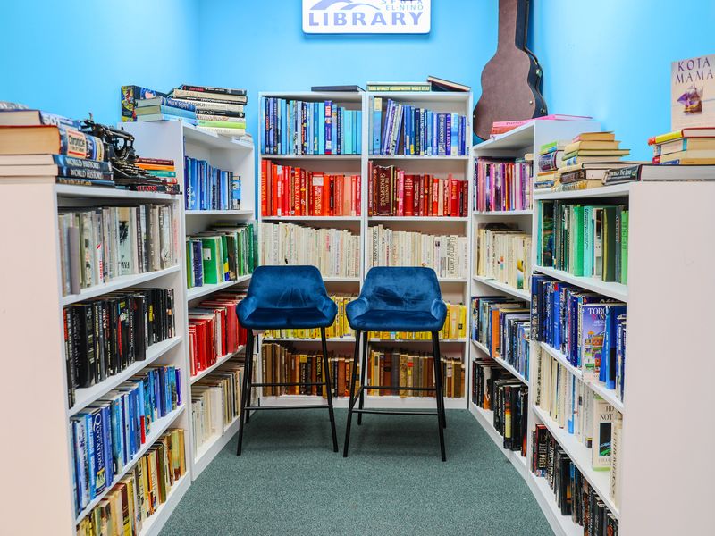 El-Nino Library studio set